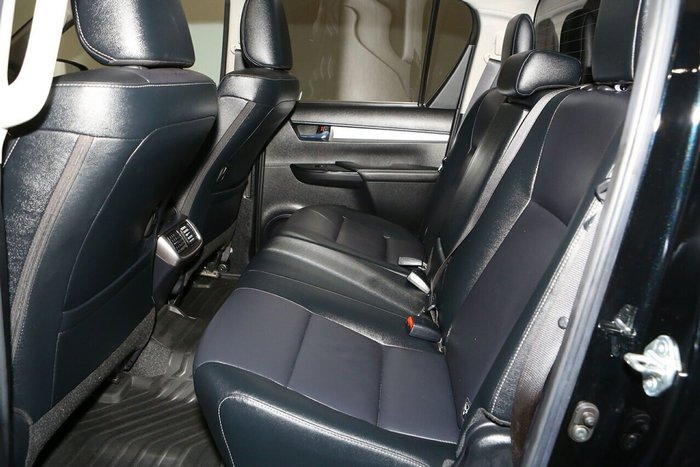 2020 Toyota Hilux SR5