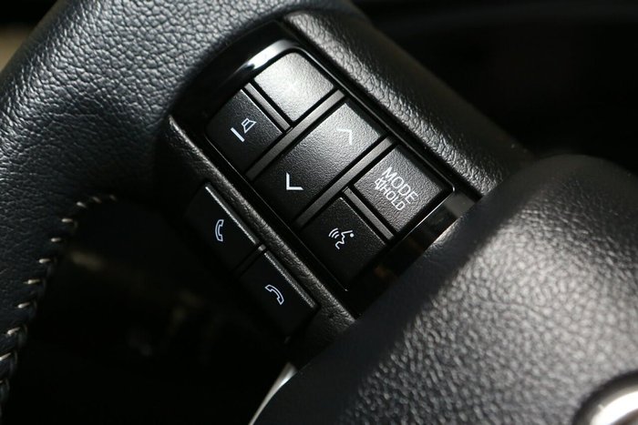 2023 Toyota Hilux SR5