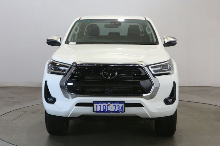 2023 Toyota Hilux SR5
