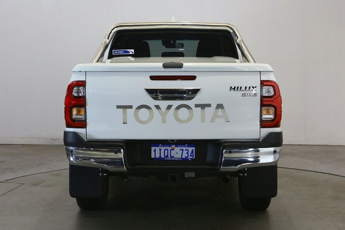 2023 Toyota Hilux SR5