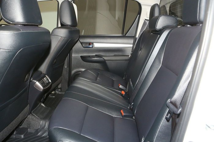 2023 Toyota Hilux SR5