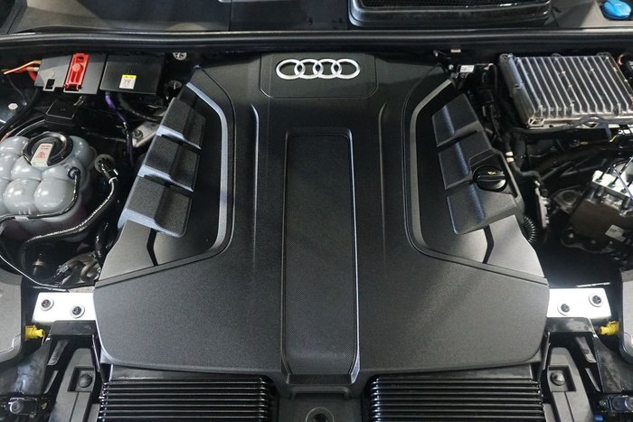 2021 Audi Q8 50 TDI S line