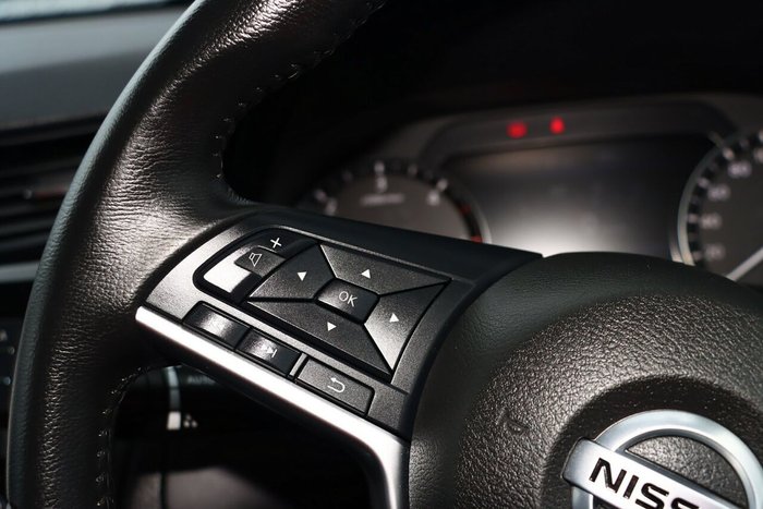 2021 Nissan Navara ST-X