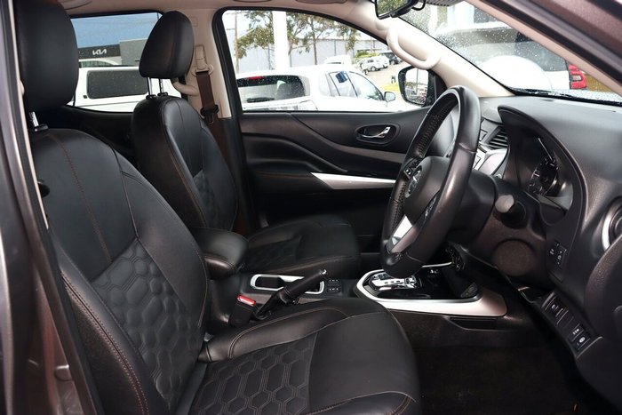 2021 Nissan Navara ST-X