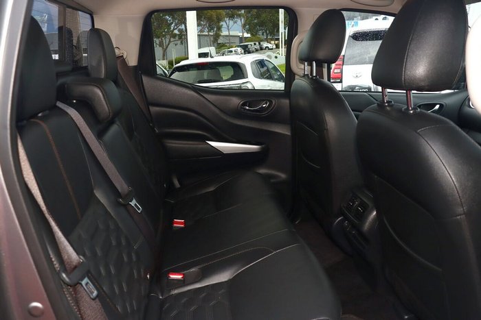 2021 Nissan Navara ST-X