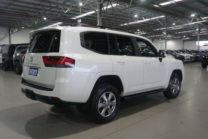 2022 Toyota Landcruiser VX