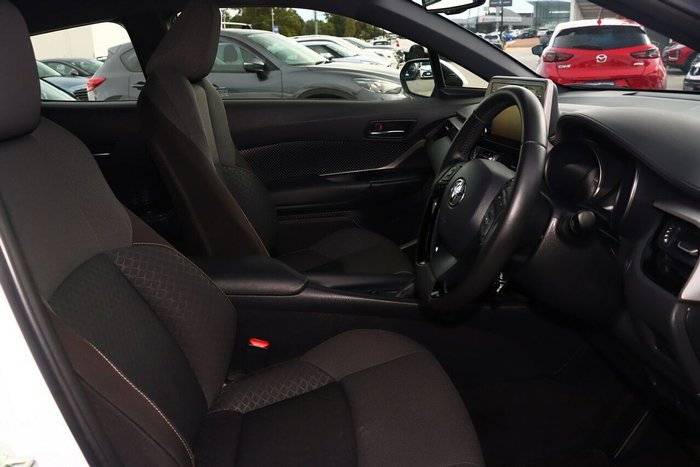2023 Toyota C-HR GXL