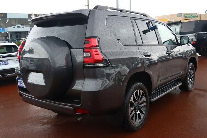 2022 Toyota Landcruiser Prado VX