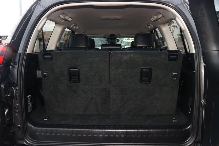 2022 Toyota Landcruiser Prado VX