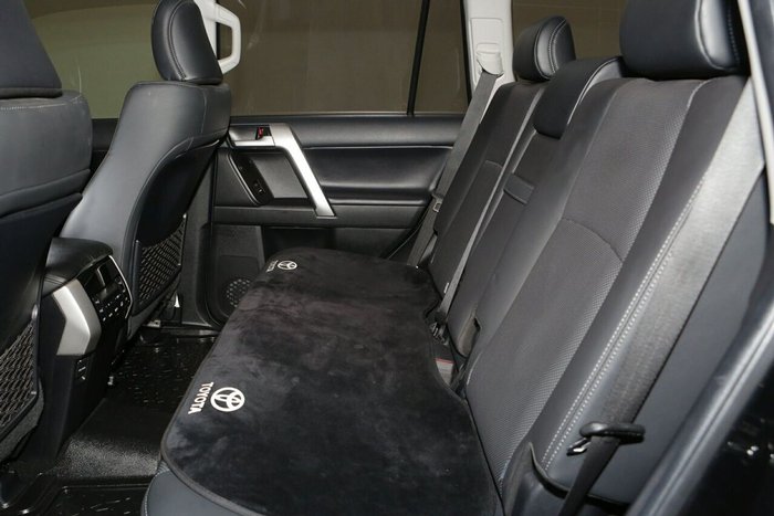 2022 Toyota Landcruiser Prado VX