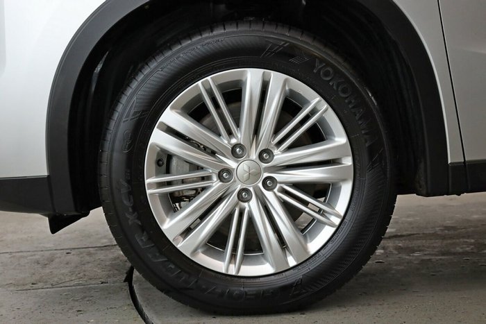 2024 Mitsubishi Outlander LS