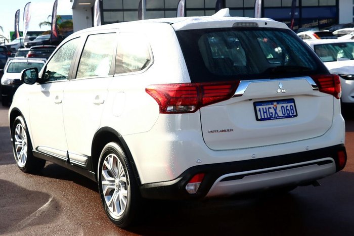 2021 Mitsubishi Outlander ES