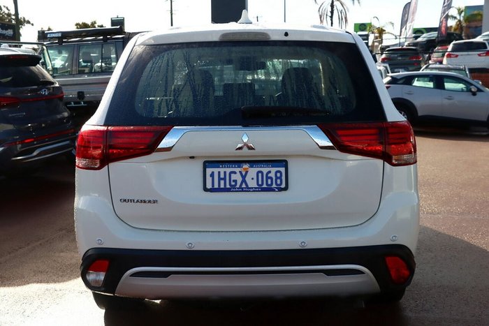 2021 Mitsubishi Outlander ES