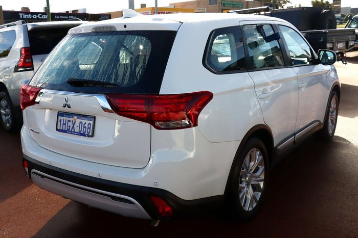 2021 Mitsubishi Outlander ES