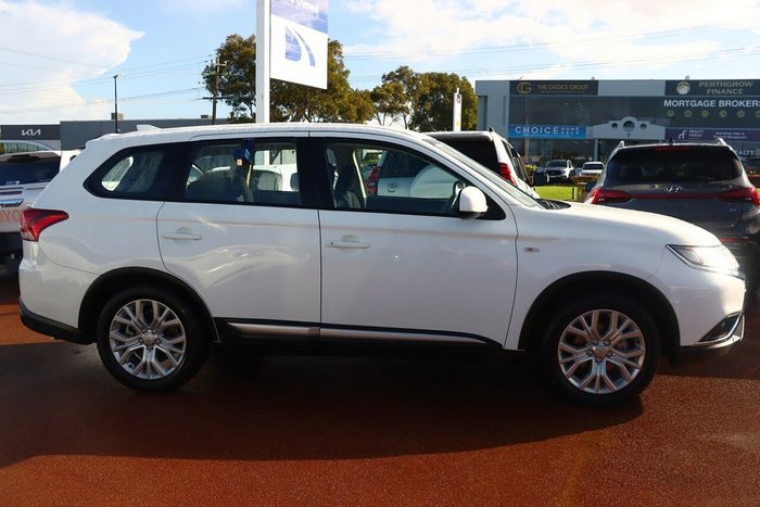 2021 Mitsubishi Outlander ES