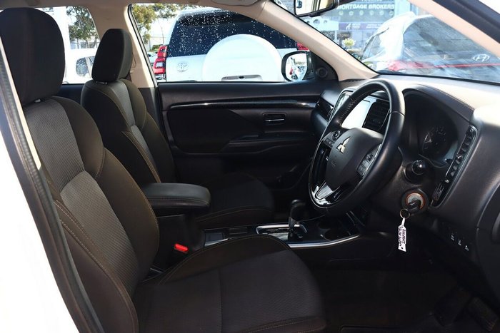 2021 Mitsubishi Outlander ES