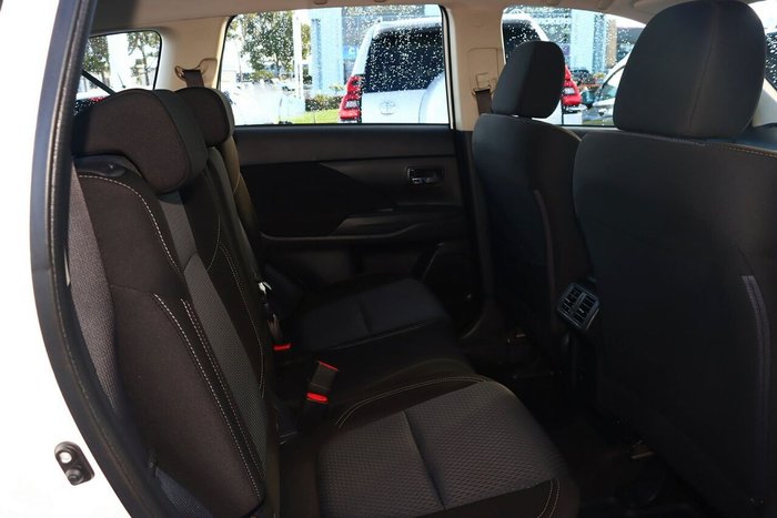 2021 Mitsubishi Outlander ES