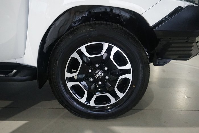 2022 Toyota Hilux SR5