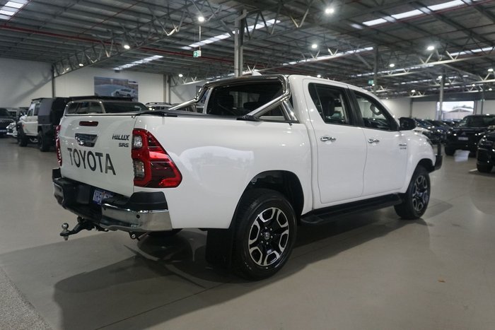 2022 Toyota Hilux SR5