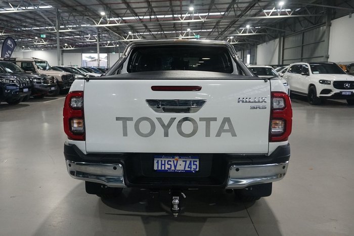 2022 Toyota Hilux SR5