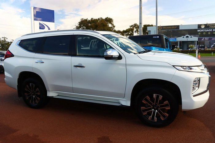 2020 Mitsubishi Pajero Sport GLS