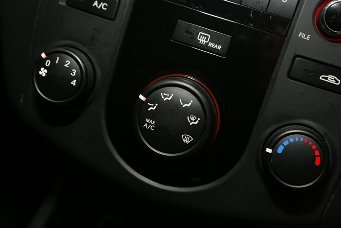 2012 Kia Cerato SiR