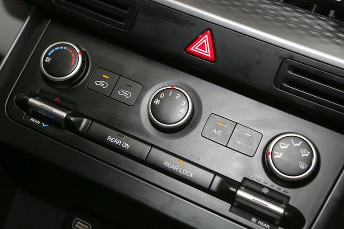 2022 Kia Carnival S