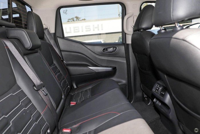 2025 Nissan Navara PRO-4X D23 MY25 4X4 Dual Range White Pearl