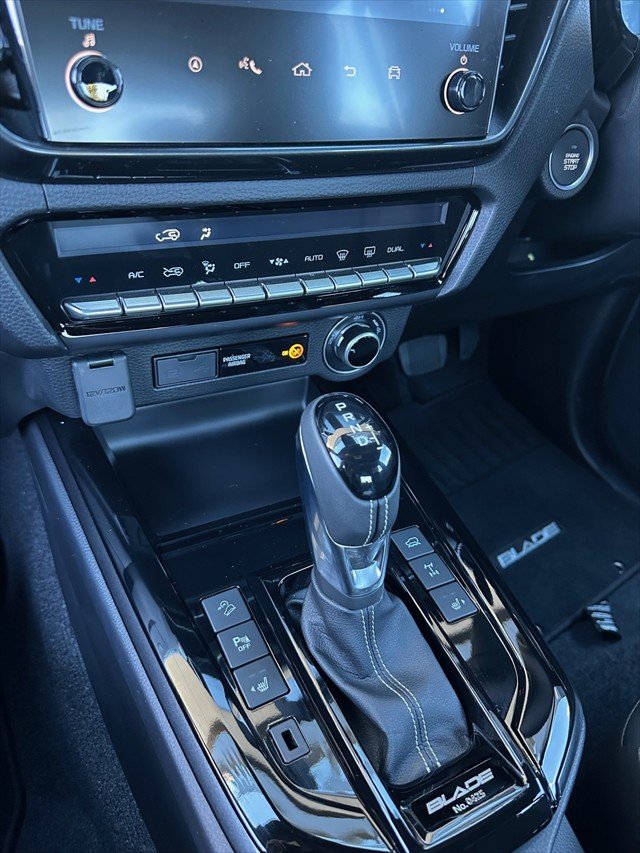 2024 Isuzu D-MAX BLADE