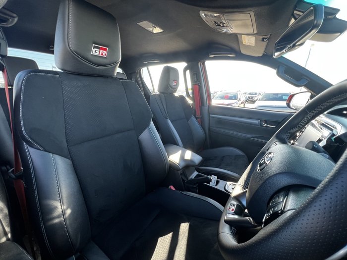 2024 Toyota Hilux GR-Sport TWO-Tone (4x4)