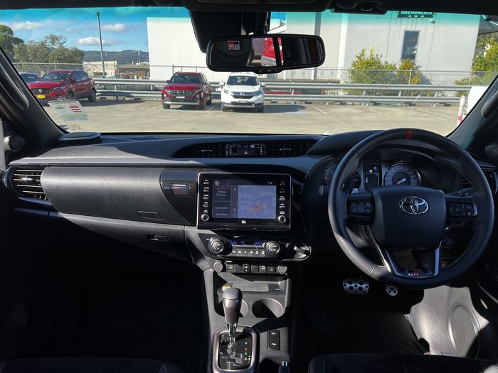2024 Toyota Hilux GR-Sport TWO-Tone (4x4)