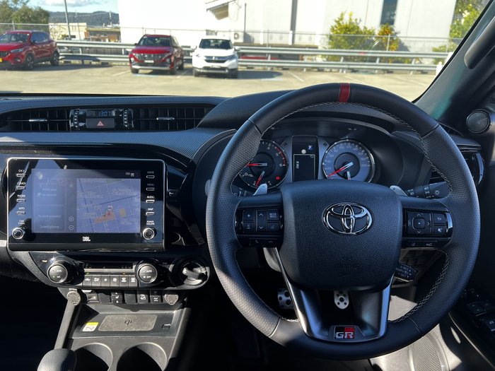 2024 Toyota Hilux GR-Sport TWO-Tone (4x4)