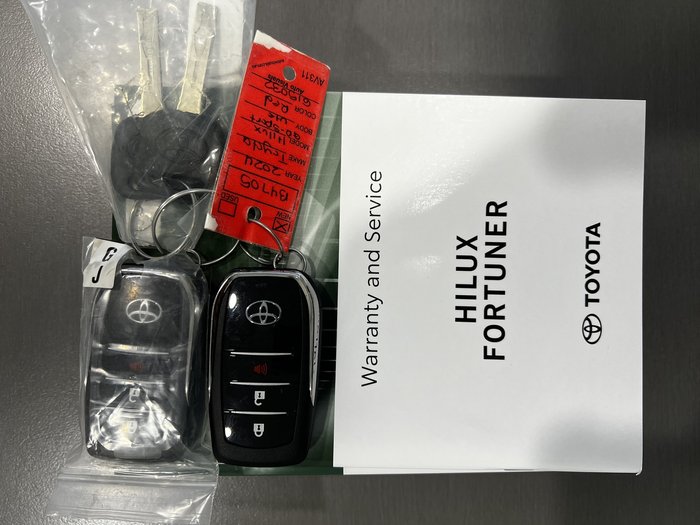 2024 Toyota Hilux GR-Sport TWO-Tone (4x4)