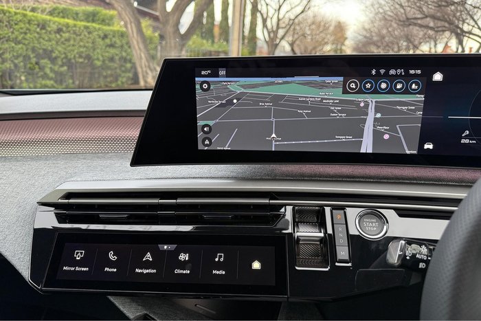 2025 Peugeot 5008 GT Premium Hybrid