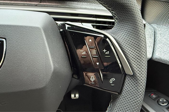2025 Peugeot 5008 GT Premium Hybrid