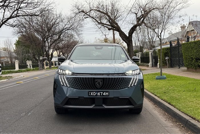2025 Peugeot 5008 GT Premium Hybrid