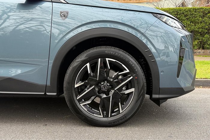 2025 Peugeot 5008 GT Premium Hybrid
