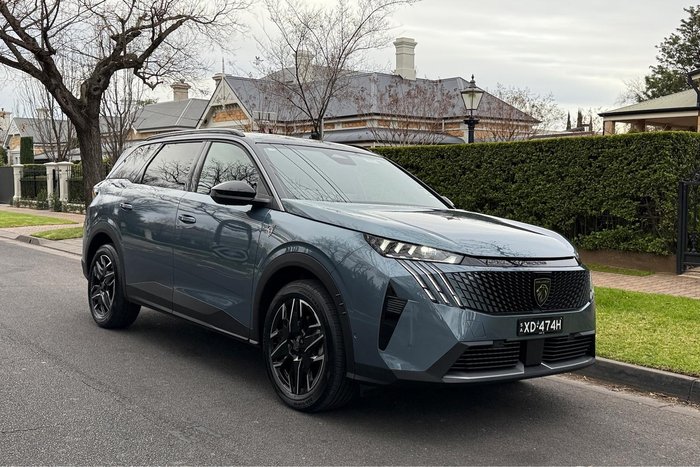 2025 Peugeot 5008 GT Premium Hybrid