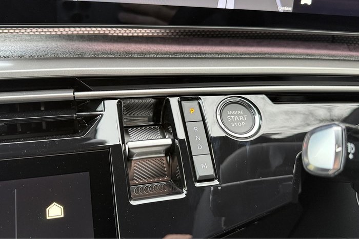 2025 Peugeot 5008 GT Premium Hybrid
