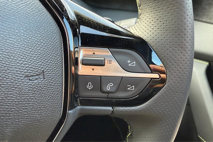 2025 Peugeot 408 GT Premium Hybrid