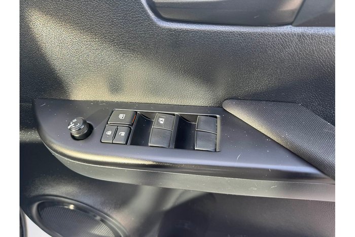 2019 Toyota Hilux SR