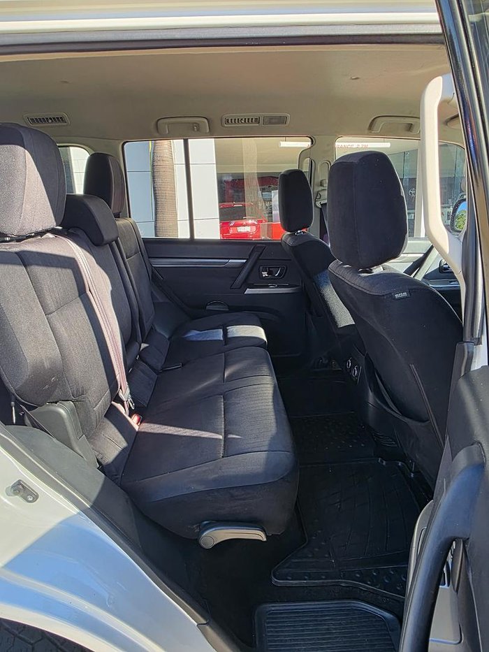2015 Mitsubishi Pajero GLX