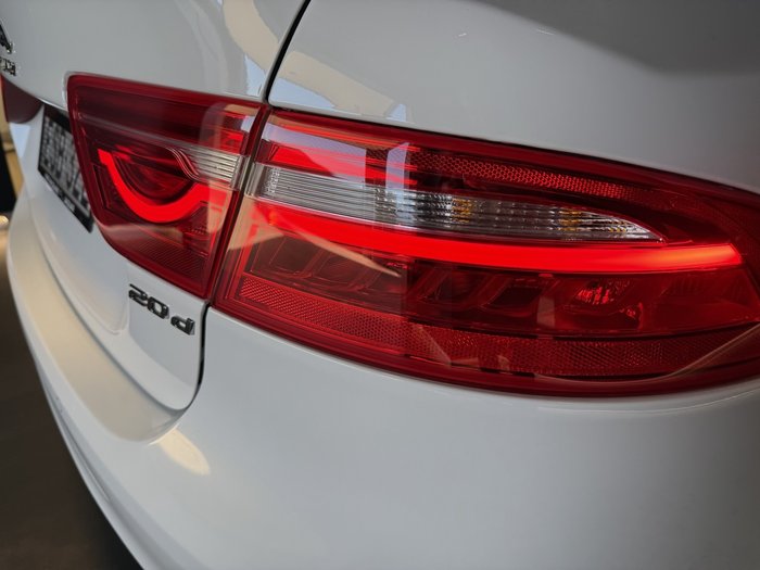 2016 JAGUAR XE 20d PRESTIGE