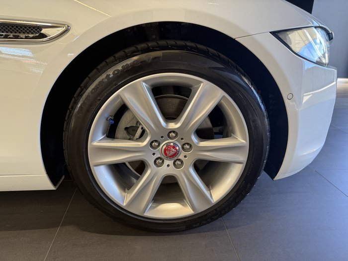 2016 JAGUAR XE 20d PRESTIGE