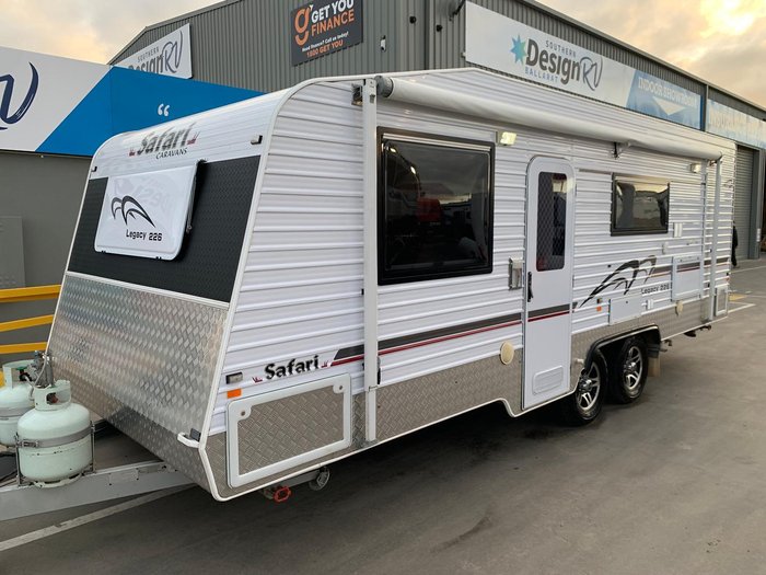 2013 Safari Caravans Legacy 226 Family Van
