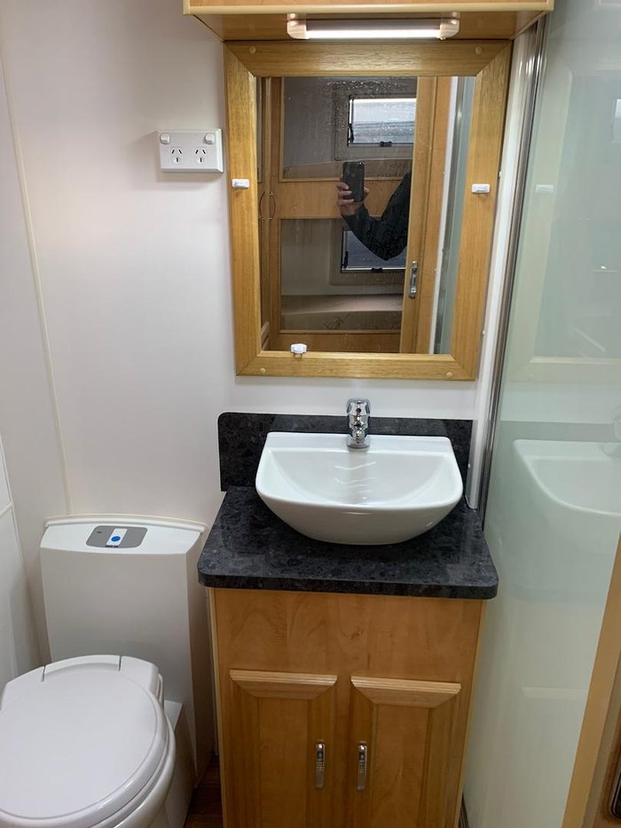 2013 Safari Caravans Legacy 226 Family Van