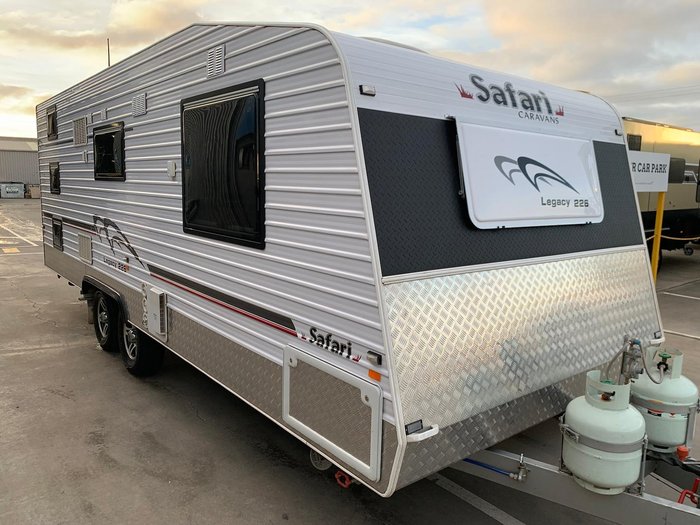 2013 Safari Caravans Legacy 226 Family Van