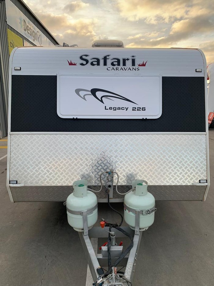 2013 Safari Caravans Legacy 226 Family Van