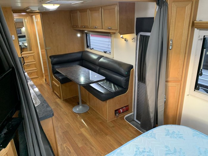 2013 Safari Caravans Legacy 226 Family Van