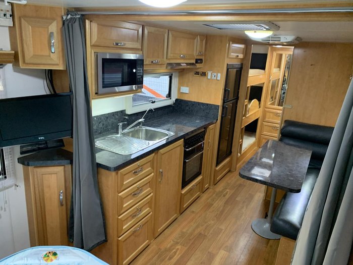 2013 Safari Caravans Legacy 226 Family Van